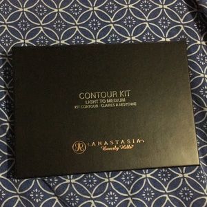 Anastasia Beverly Hills  Contour Kit
